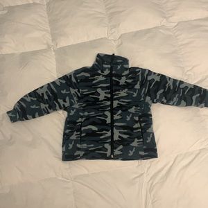 Kids camo fleece jacket size 4/5